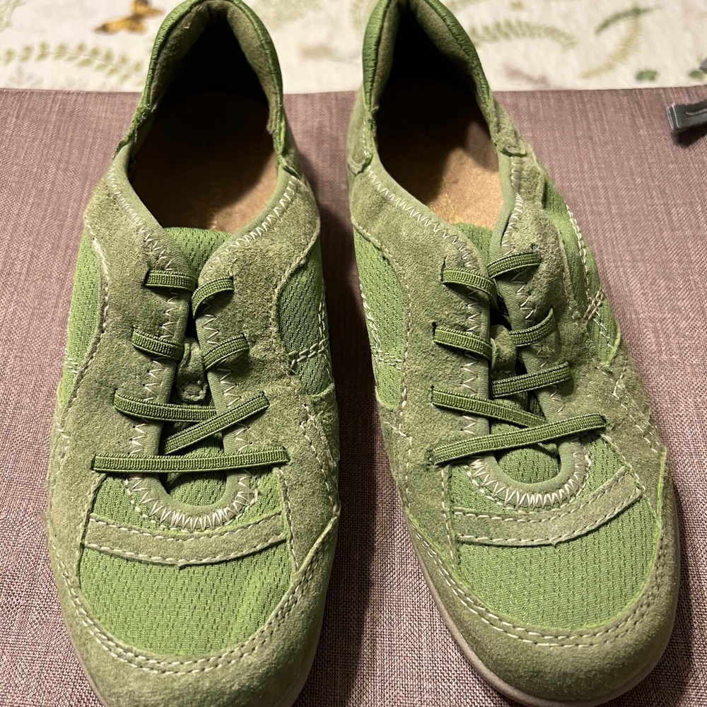 EARTH ORIGINS by EARTH women’s sneakers size 6.5 W